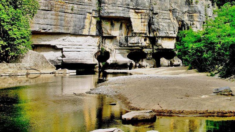 Gite Le Chamaju Labeaume Bagian luar foto